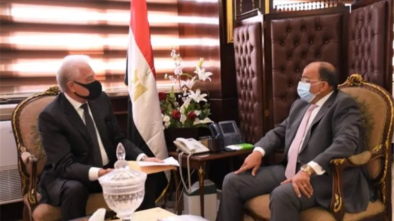وزير التنمية المحلية يتابع مع محافظ جنوب سيناء المشروعات الخدمية والتنموية لخدمة المواطنين