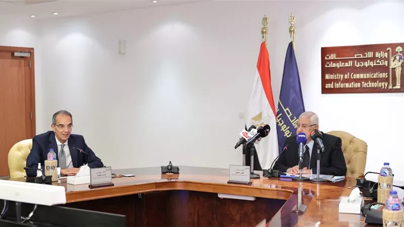 عدلى منصور : وزارة الاتصالات تقدم دعما كبيرا لجامعة مصر للمعلوماتية