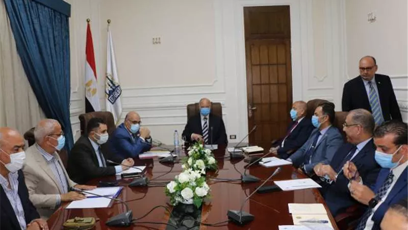 محافظ القاهرة يتابع إجراءات تراخيص البناء الجديدة للقضاء على العشوائية