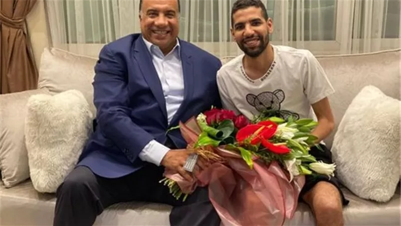 مصيلحي يزور مؤمن زكريا في منزله بعد تعرضه لوعكة صحية