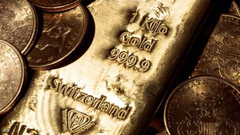 الذهب يخترق حاجز 1800 دولار مع تراجع الدولار
