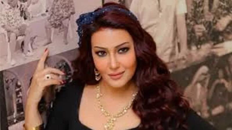 أول تعليق من سمية الخشاب على الصورة المثيرة لها