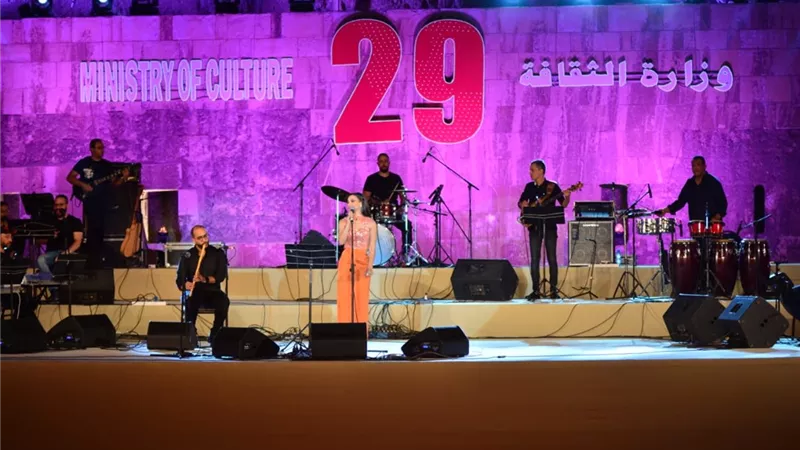كارمن سليمان تشعل حفل غنائي بمهرجان القلعة.. صور