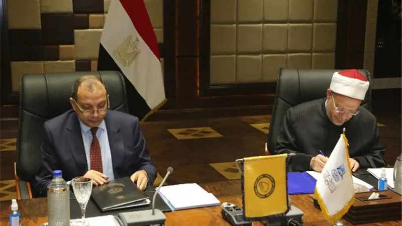 المفتي ورئيس جامعة بني سويف يوقعان بروتوكول تعاون في مجالات البحوث والتدريب
