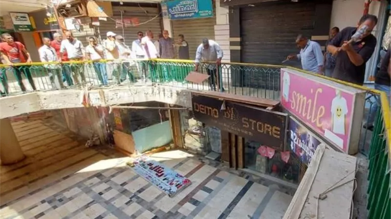 جهاز العبور يغلق 4 منشآت طبية و3 شركات ويشن حملة بالتعاون مع الشرطة.. بالصور