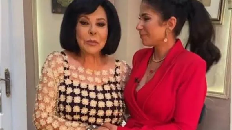 بدأت برخامة وانتهت بالزواج .. أبرز تصريحات منى زكى لصاحبة السعادة
