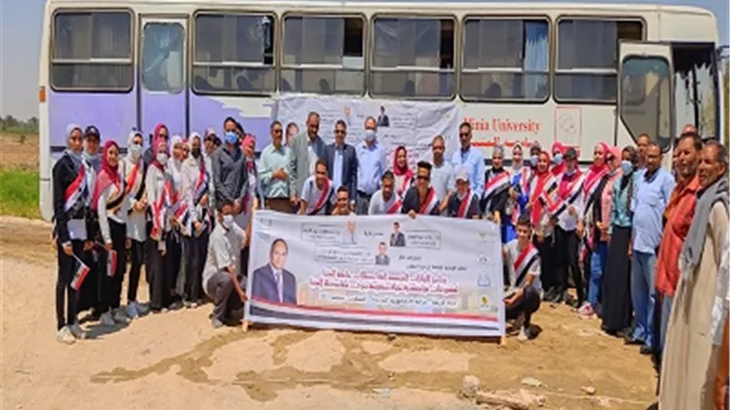 طلاب جامعة المنيا يشهدون ملحمة تطوير الريف المصري بقري حياة كريمة بمركز مغاغة