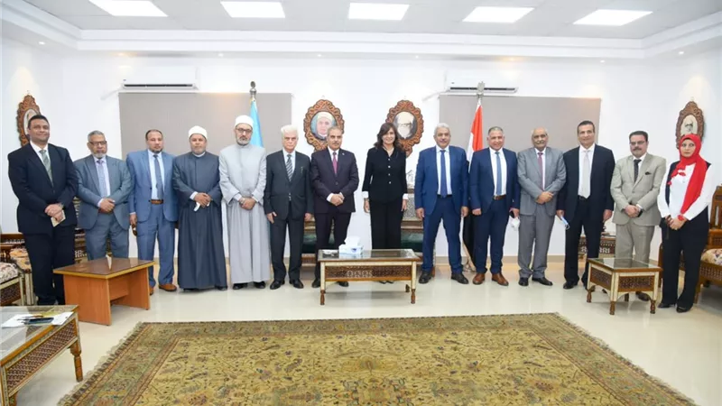 وزيرة الهجرة تشارك في ندوة 