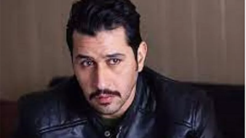 أول صورة لابنة على الطيب بعد خروجها من العملية