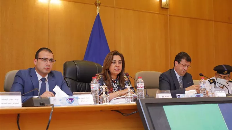 تنفيذى دمياط يستعرض أعمال رفع الكفاءة بالمدن وزيادة قوافل التطعيم بلقاح كورونا والتفاعل مع شكاوى المواطنين