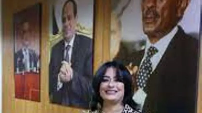 بالفيديو.. استشاري تكشف عن خطورة تناول الوجبات السريعة يوميًا
