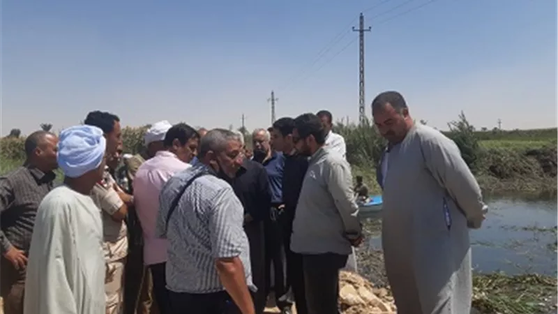 محافظ بني سويف يناقش تقرير لجنة مخرات السيول