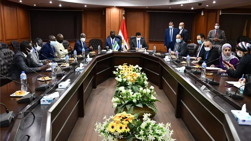 وزير الشباب : إقامة أكاديميات بسيراليون ودعمهم بالخبرات الأكاديمية في علوم الرياضة