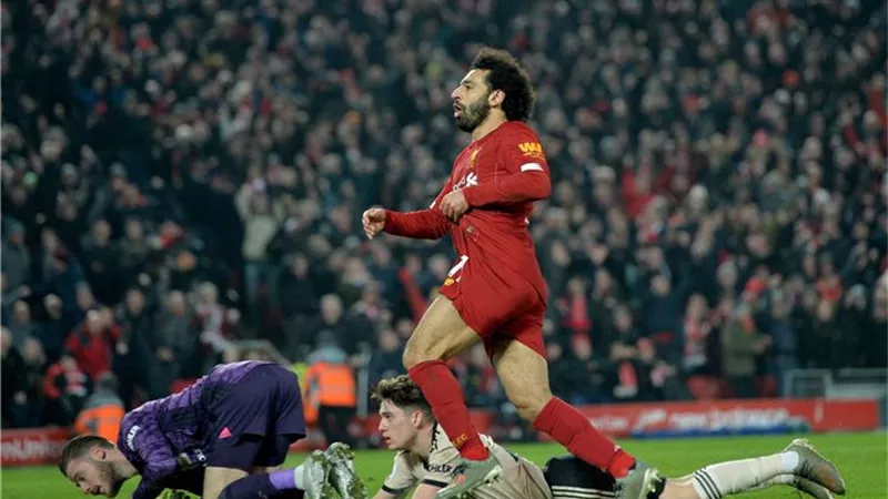 فيفا يطالب بريطانيا بإطلاق سراح الدوليين.. بارقة أمل في إنضمام محمد صلاح للمنتخب