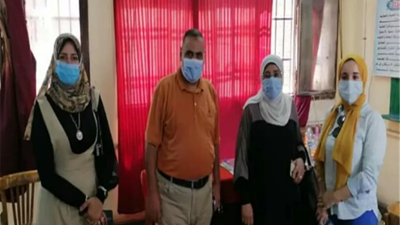 بدء تطعيم العاملين بادارة غرب شبرا الخيمة التعليمية بلقاح كورونا