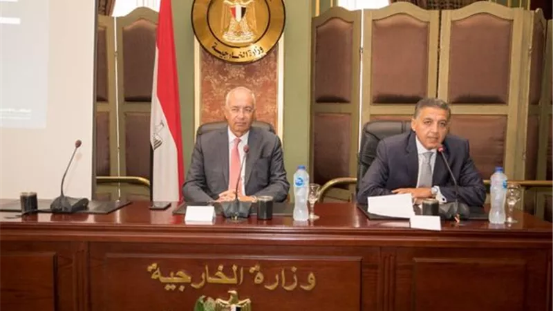 رئيس اقتصادية قناة السويس يلتقي سفراء البعثات الخارجية الجدد