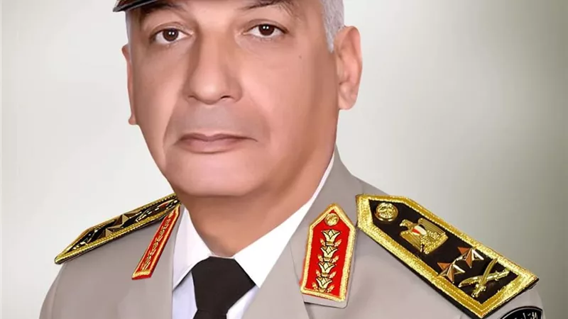 الفريق أول محمد زكى يعود إلى أرض الوطن بعد زيارته الرسمية إلى جمهورية روسيا الإتحادية