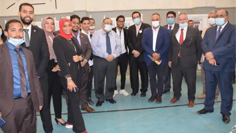 ماجد نجم يفتتح المعرض العلمى للابتكارات ومشاريع التخرج فى هندسة حلوان.. بالصور