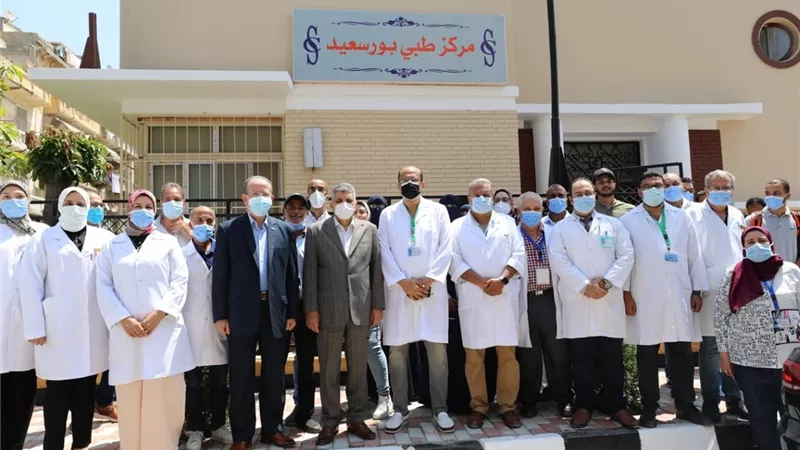 رئيس هيئة قناة السويس يفتتح المركز الطبي بعد تطويره ويتفقد ترسانة بورسعيد البحرية