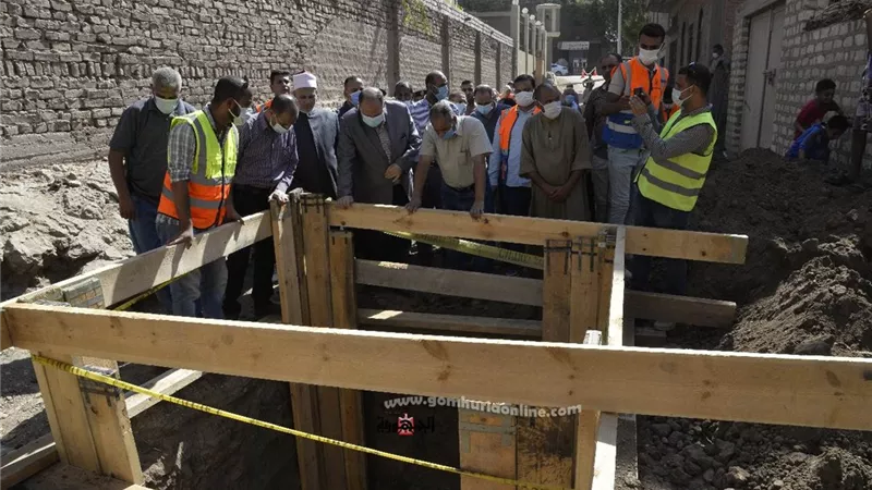 محافظ أسيوط يتفقد أعمال تنفيذ مشروع الصرف الصحي لقرية أولاد الياس بمركز صدفا