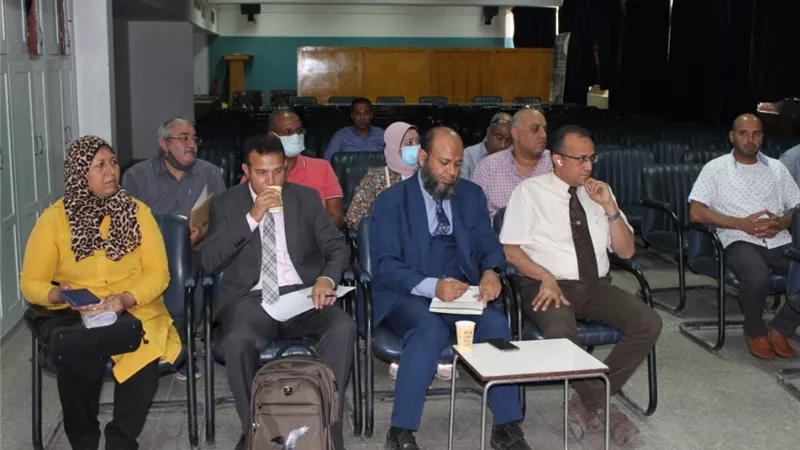 وفد من وزارة التخطيط فى زيارة إلى جامعة أسيوط لمتابعة العمل الجارى