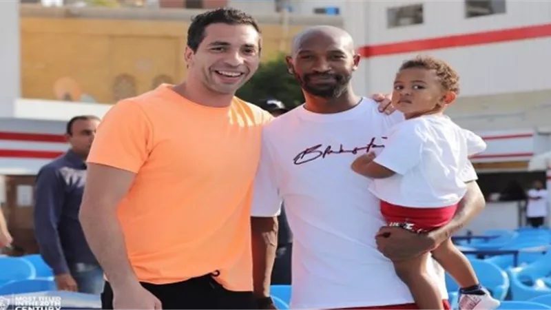 أحمد الأحمر يهنيء شيكابالا بالتتويج بلقب الدوري
