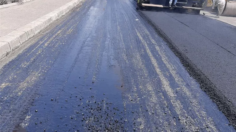 الإسكان : رفع كفاءة وتطوير الطرق بالحي الثالث بالعاشر من رمضان