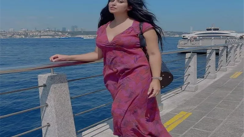 شاهد .. جيهان خليل تجذب أنظار متابعيها بإطلالة ساحرة