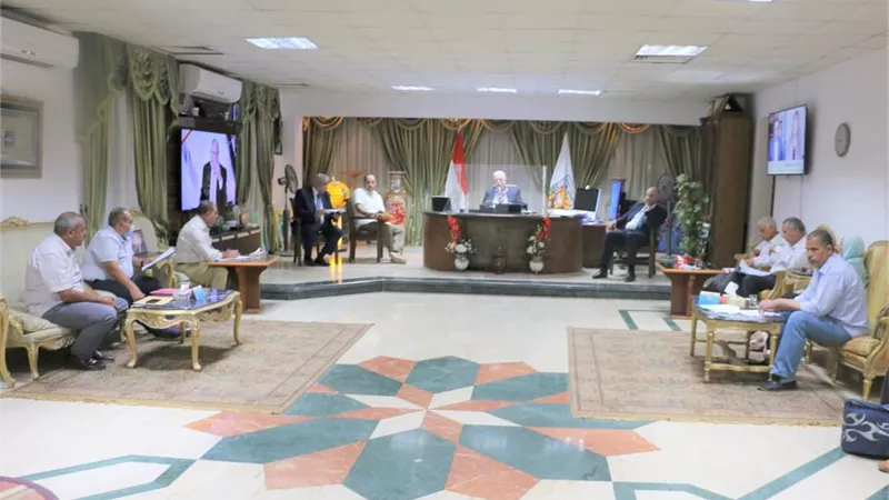 فوده يجتمع بلجنة صندوق الاسكان بالمحافظة