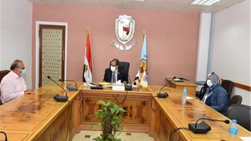 سوهاج تتابع خطة تطوير الحدائق والاستعداد لمسابقة أفضل جامعة صديقة للبيئة