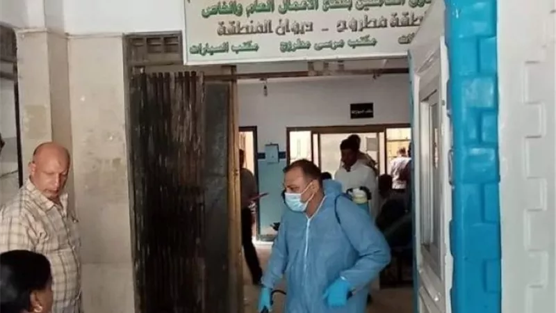 تكثيف أعمال التطهير لجميع المنشآت فى مطروح.. بالصور