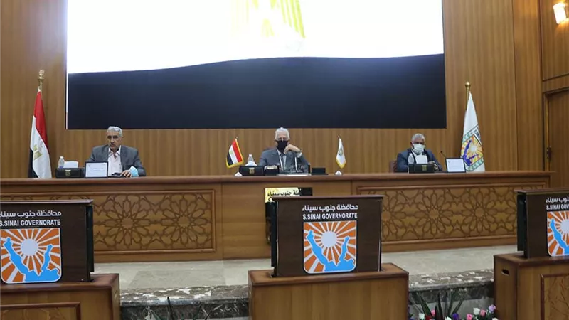 محافظ جنوب سيناء يناقش المشروعات الجاهزة للافتتاح في ذكري انتصارات أكتوبر