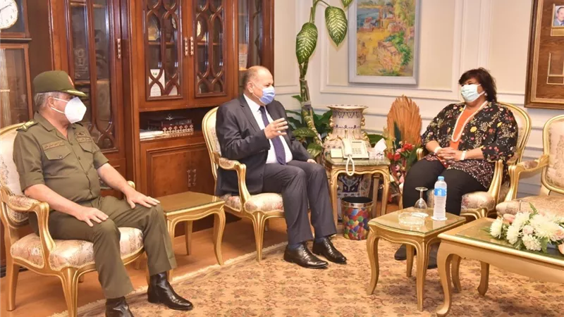 محافظ أسيوط يستقبل وزيرة الثقافة فى مركز ساحل سليم