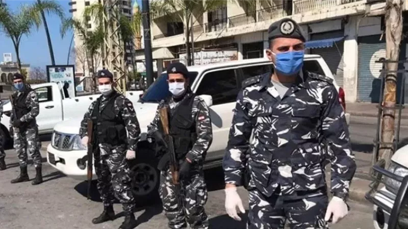 إصابة عناصر من قوى الأمن خلال مطاردة سجناء فروا من مخفر في لبنان