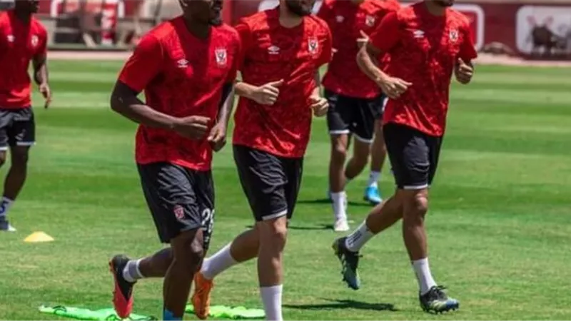 الزمالك يوضح حقيقة التفاوض مع صانع ألعاب النادي الأهلي