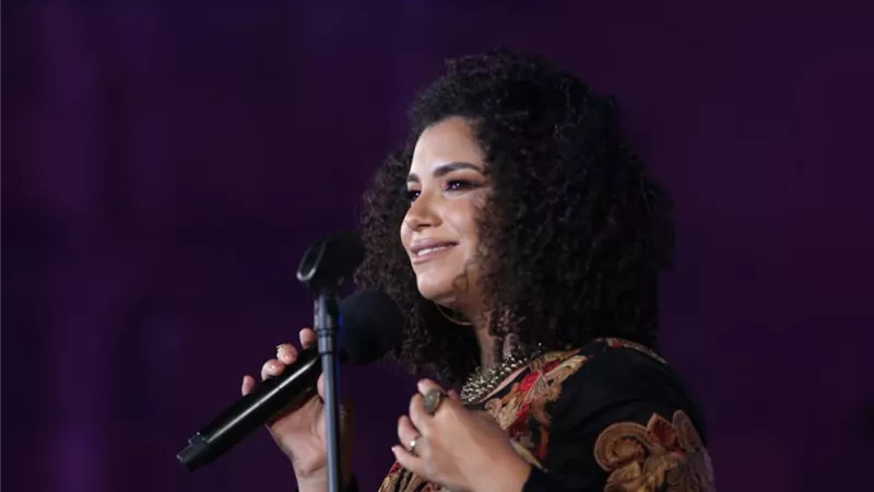 نسمة محجوب باداء متجدد والارتيست يعبر عن الفلكلور بروح العصر