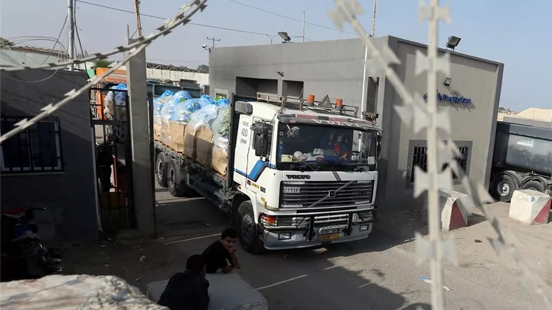 إسرائيل تفتح معبرين مع غزة لإدخال الوقود والبضائع