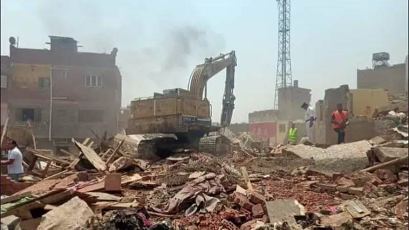 إزالة 105 عقار بعزبة المطار فى 10 ايام والعمل على الانتهاء من 