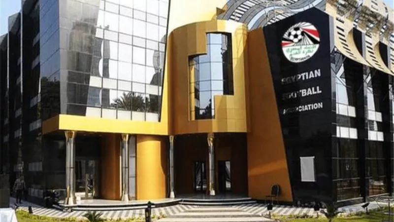 كواليس اجتماع اتحاد الكرة مع أندية الدوري قبل الإعلان عن قرارات الموسم الجديد
