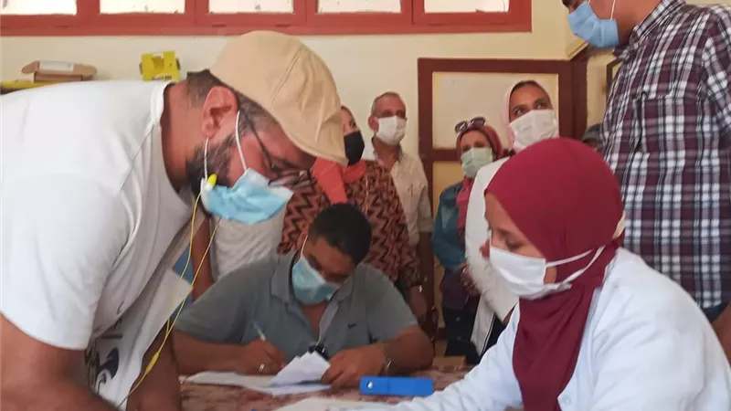 الفولي يتابع مقرات تلقي لقاح كورونا