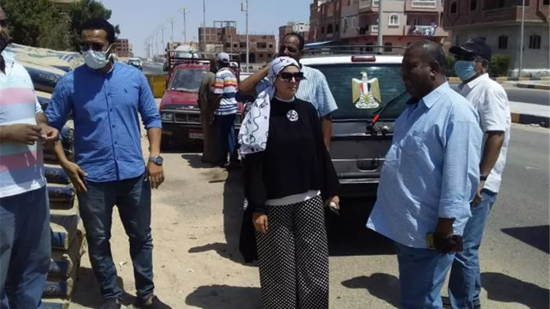 إيقاف 5 حالات بناء مخالف فى حملة لإزالة التعديات فى سفاجا.. بالصور