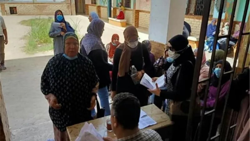 غرب شبرا التعليمية تواصل تطعيم المعلمين بلقاح كورونا