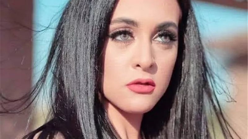 بالفيديو.. الفنانة هالة مرزوق: عدم زواجي ليس نهاية العالم