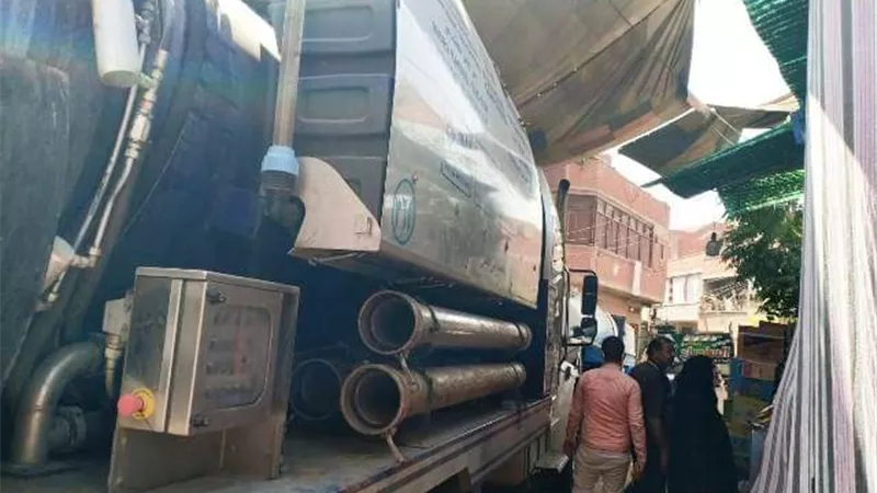 محافظ الشرقية يامر بكسح مياه الصرف الصحى من شوارع قرية كفر الحمام بالزقازيق
