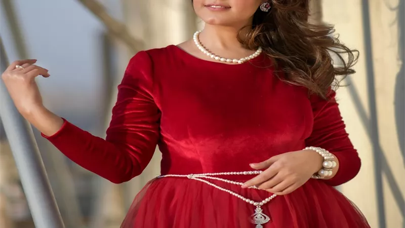 ياسمين علي : 