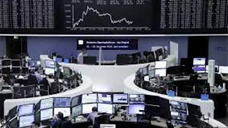 الأسهم الأوروبية تستقر قرب مستويات قياسية