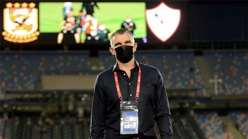 بعد العرض الاماراتى.. كارتيرون يحسم قراره النهائى من الرحيل عن الزمالك