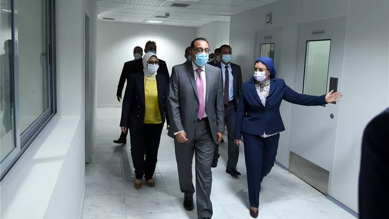 الوزراء : خطة لتطعيم طلاب الجامعات والمدرسين على مستوى الجمهورية