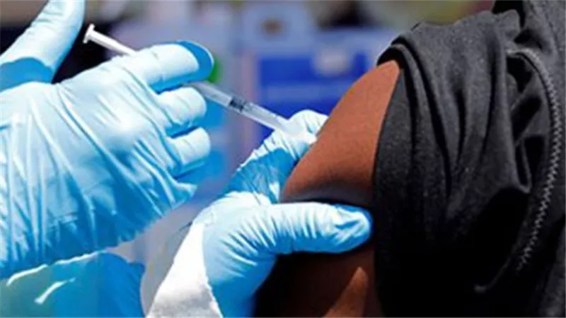 الصحة العالمية واليونيسيف تدعوان إلى منح المعلمين أولوية في التطعيم ضد كورونا
