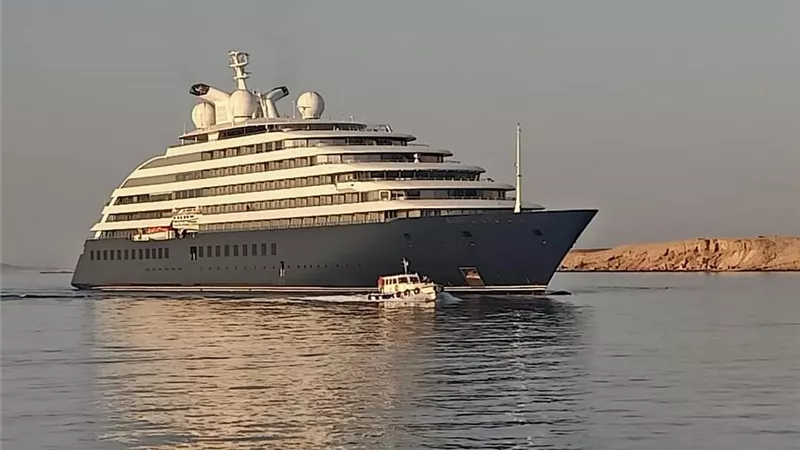 وصول السفينة السياحية Scenic eclipse لميناء شرم الشيخ البحري